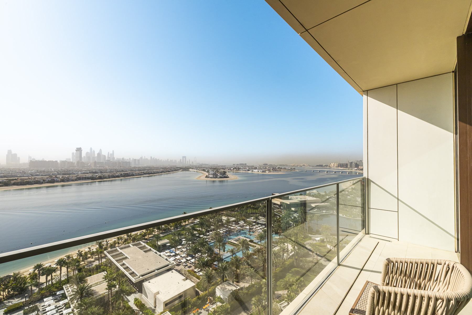 Dual View I Luxury Living I 4BR Expensive Layout