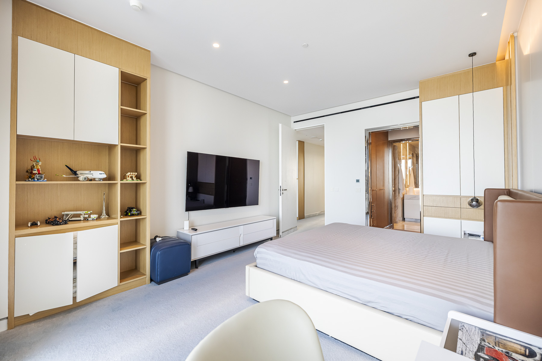 Dual View I Luxury Living I 4BR Expensive Layout