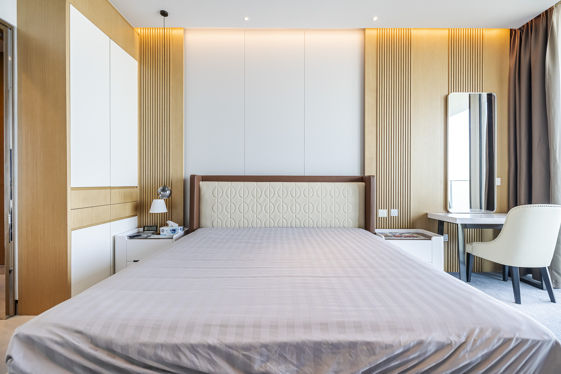 Dual View I Luxury Living I 4BR Expensive Layout