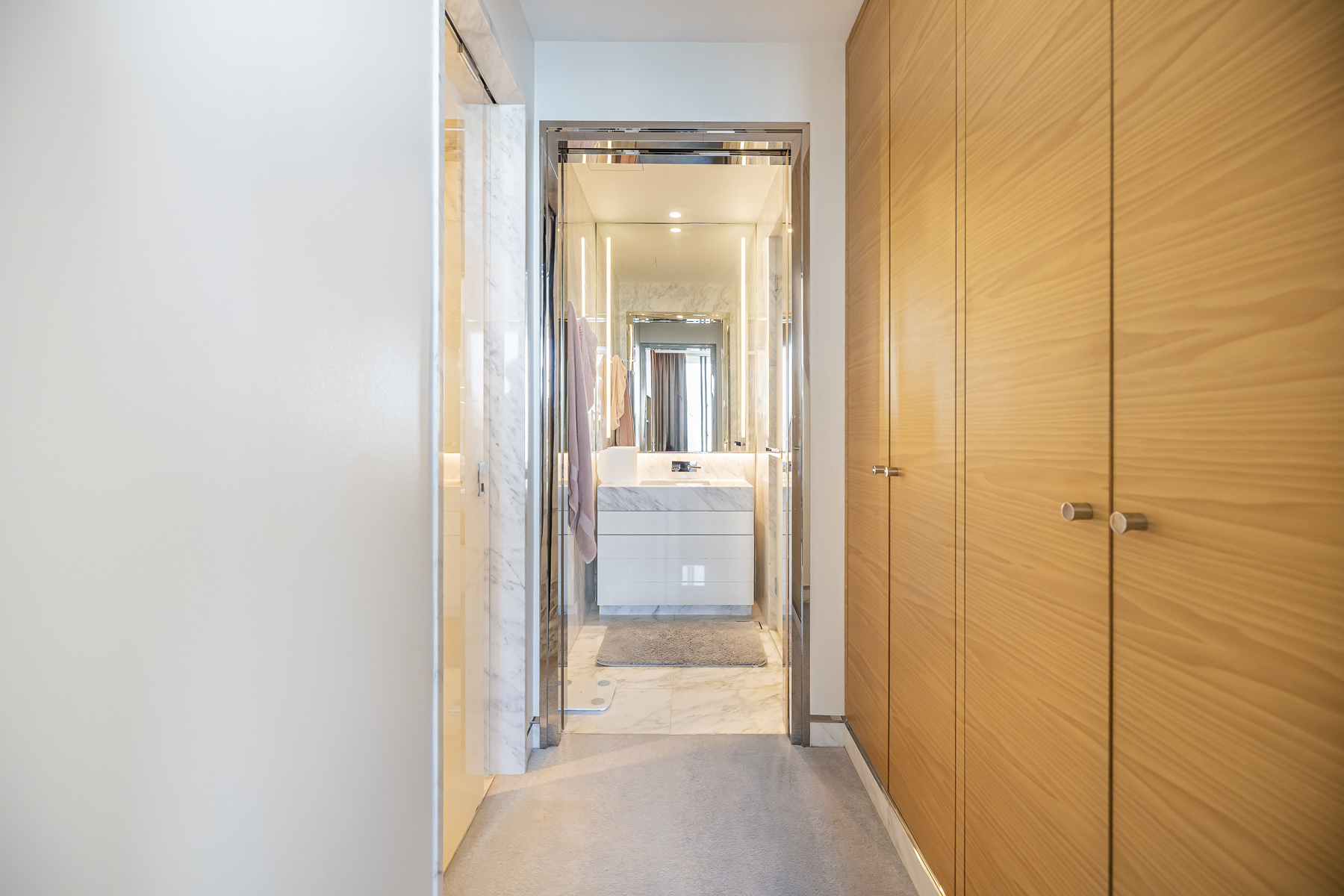 Dual View I Luxury Living I 4BR Expensive Layout