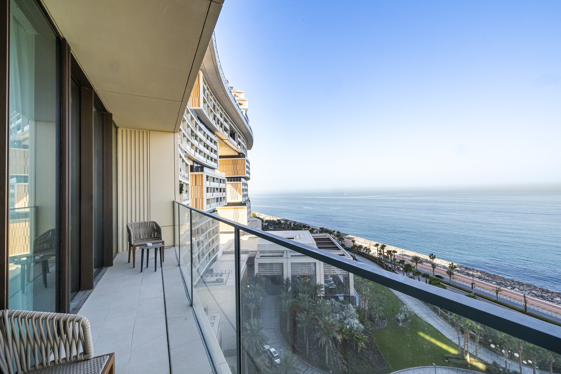 Dual View I Luxury Living I 4BR Expensive Layout