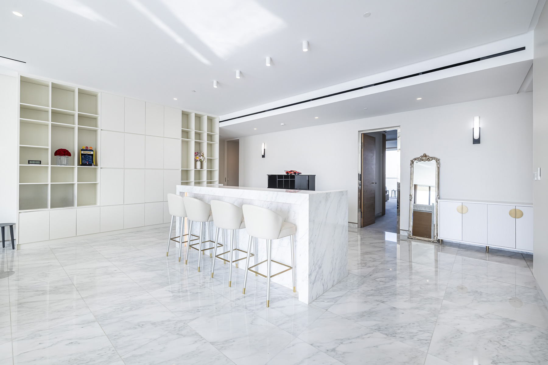 Dual View I Luxury Living I 4BR Expensive Layout