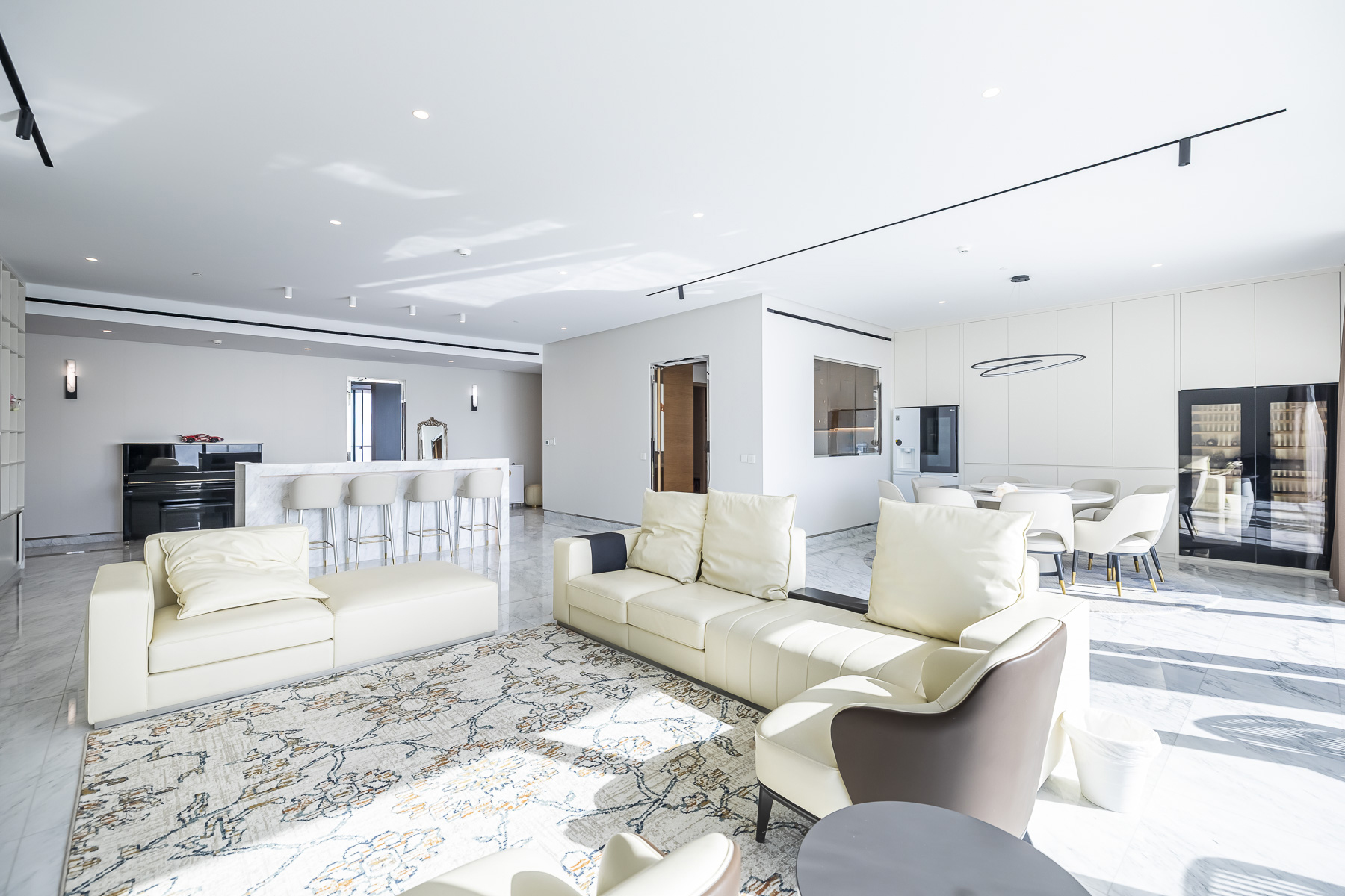 Dual View I Luxury Living I 4BR Expensive Layout