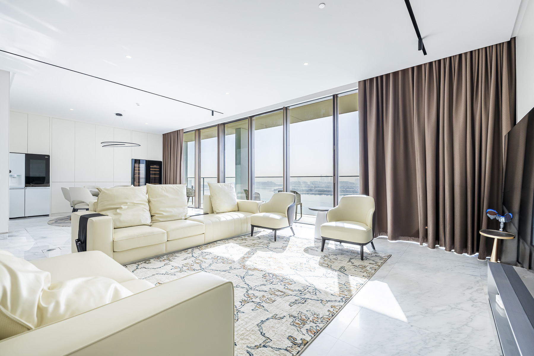 Dual View I Luxury Living I 4BR Expensive Layout