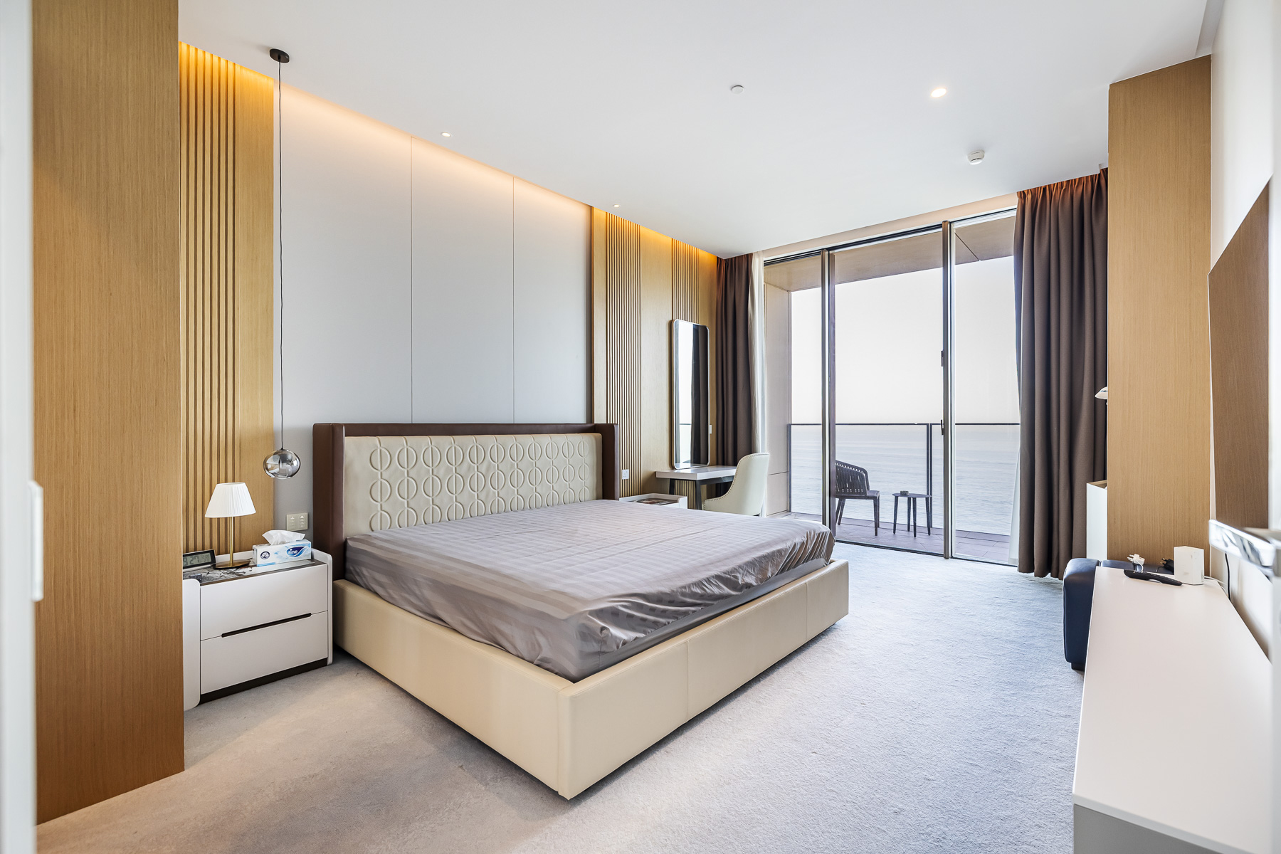 Dual View I Luxury Living I 4BR Expensive Layout